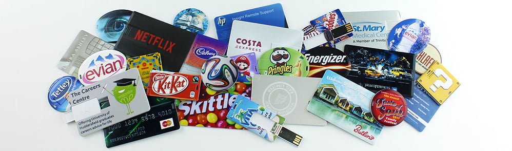 Business Card Flash Drive : Usb Business Cards Grow In Popularity : Usb business cards are produced to the exact same size of a standard business card however they are fitted with a swiveling or slide out usb chip.